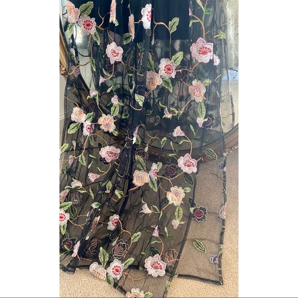 Honey Belle floral embroidered romper/maxi dress w/ slit & deep V-neck 🌸 - Picture 8 of 8